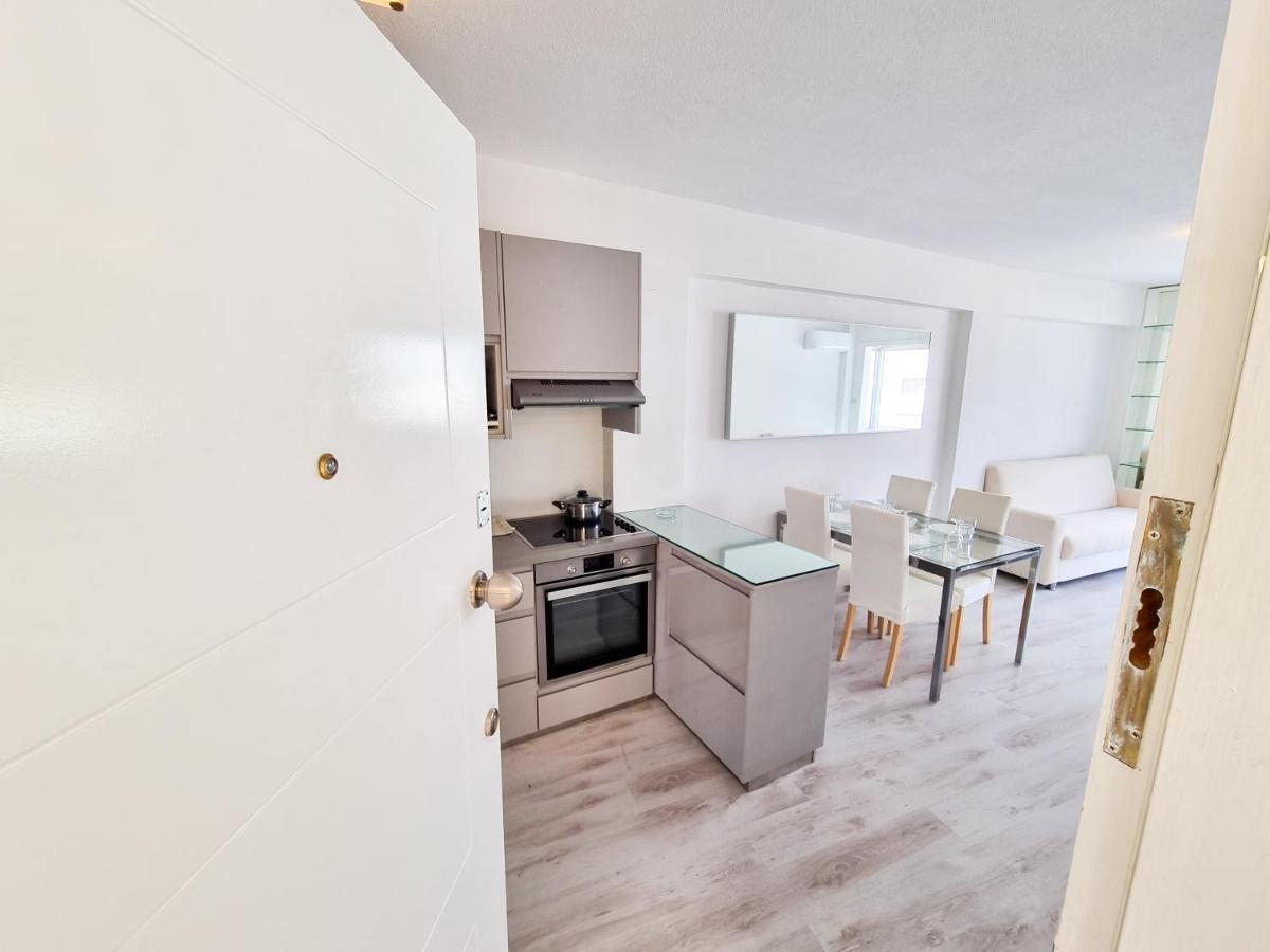 Cheer Up City Apartment, Near To The Finikoudes Beach Larnaca Exteriör bild