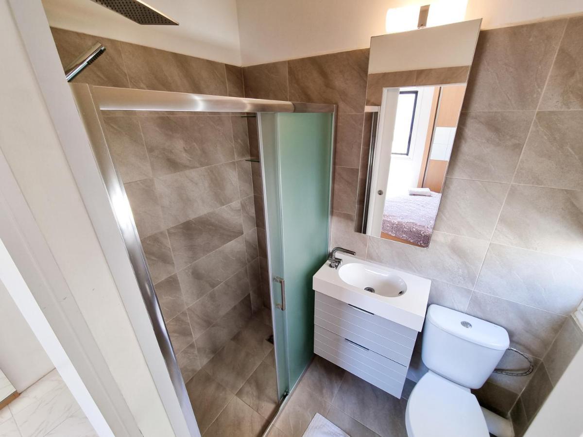Cheer Up City Apartment, Near To The Finikoudes Beach Larnaca Exteriör bild