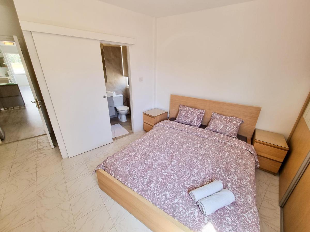 Cheer Up City Apartment, Near To The Finikoudes Beach Larnaca Exteriör bild